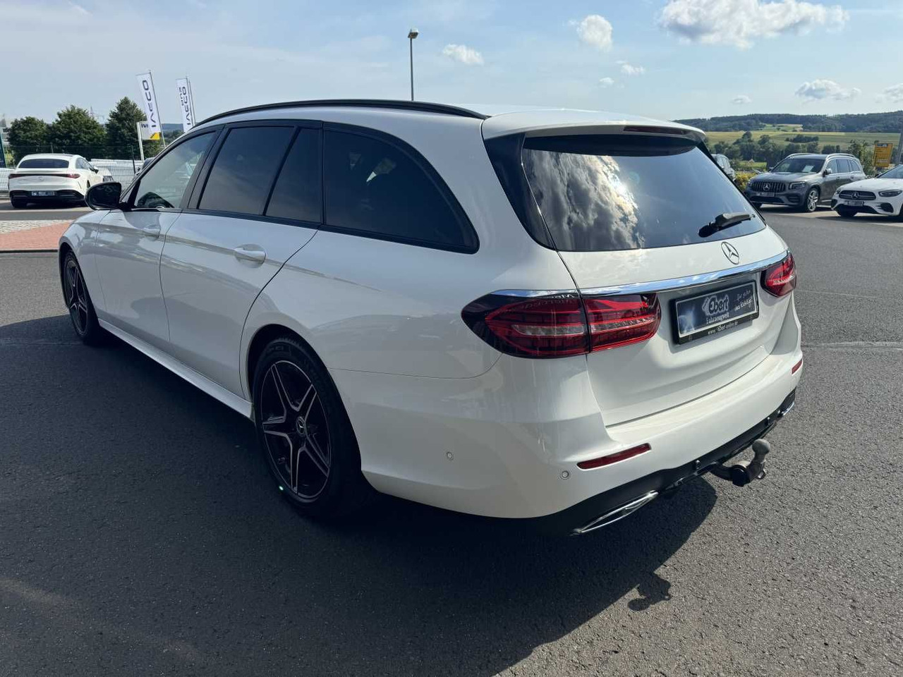 Mercedes-Benz E 220d T AMG+Pano+AHK+Night+TotW+ RKamera+Ambien - Automobil: slika 3 Mercedes-Benz E 220d T AMG+Pano+AHK+Night+TotW+ RKamera+Ambien - Automobil: slika 3