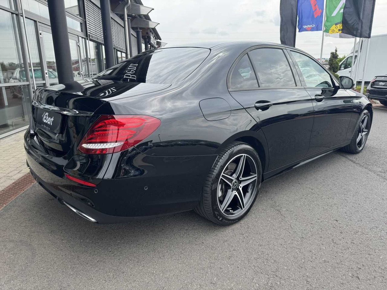 Mercedes-Benz E 300de 9G AMG+Pano+Memory+Ambiente+ RFK+Night - Limuzina: slika 4 Mercedes-Benz E 300de 9G AMG+Pano+Memory+Ambiente+ RFK+Night - Limuzina: slika 4