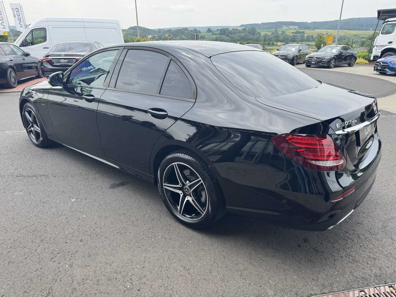 Mercedes-Benz E 300de 9G AMG+Pano+Memory+Ambiente+ RFK+Night - Limuzina: slika 3 Mercedes-Benz E 300de 9G AMG+Pano+Memory+Ambiente+ RFK+Night - Limuzina: slika 3