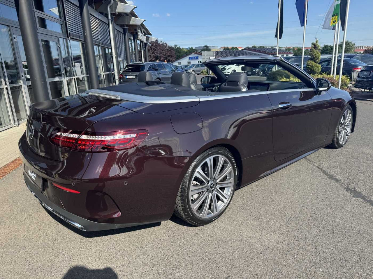 Mercedes-Benz E 400d Cabrio VOLL+AMG+Massage+Distr+Burm - Automobil: slika 4 Mercedes-Benz E 400d Cabrio VOLL+AMG+Massage+Distr+Burm - Automobil: slika 4