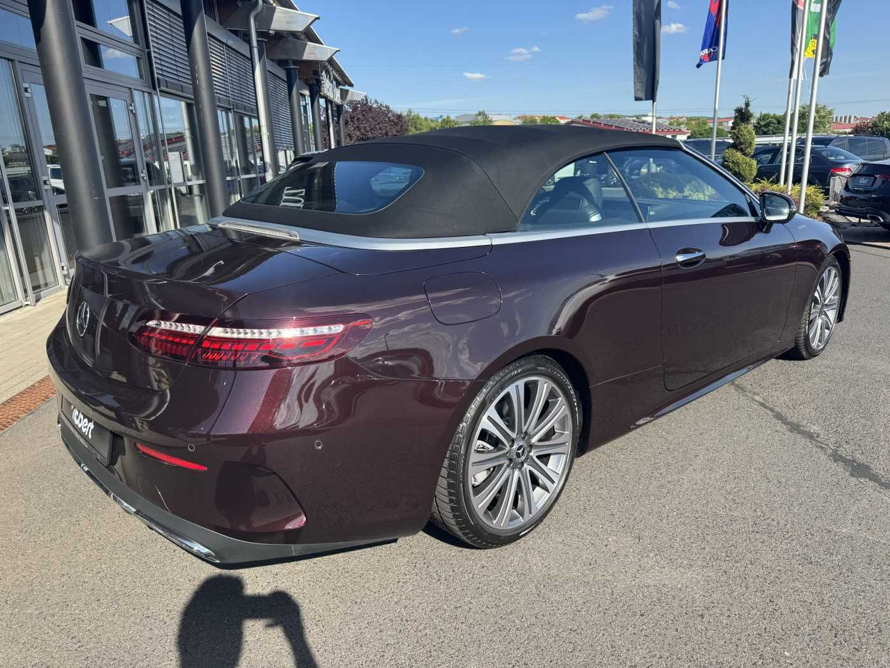Mercedes-Benz E 400d Cabrio VOLL+AMG+Massage+Distr+Burm - Automobil: slika 5 Mercedes-Benz E 400d Cabrio VOLL+AMG+Massage+Distr+Burm - Automobil: slika 5