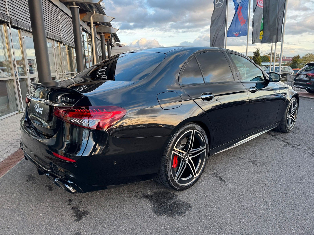 Mercedes-Benz E 63 AMG S Pano+Burm+AirM+HUD+360+uvm. - Limuzina: slika 4 Mercedes-Benz E 63 AMG S Pano+Burm+AirM+HUD+360+uvm. - Limuzina: slika 4