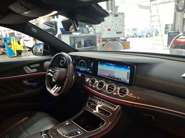 Mercedes-Benz E 63 AMG S Pano+Burm+AirM+HUD+Multibeam+HUD+360 - Limuzina: slika 3 Mercedes-Benz E 63 AMG S Pano+Burm+AirM+HUD+Multibeam+HUD+360 - Limuzina: slika 3