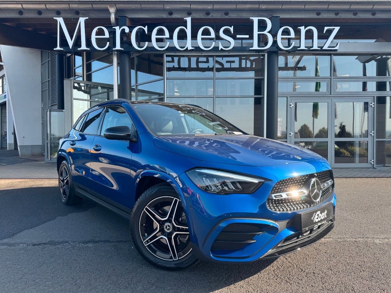 Mercedes-Benz GLA 200 AMG+PANO+DistrPlus+RFK+Night - SUVSUV: slika 1 Mercedes-Benz GLA 200 AMG+PANO+DistrPlus+RFK+Night - SUVSUV: slika 1