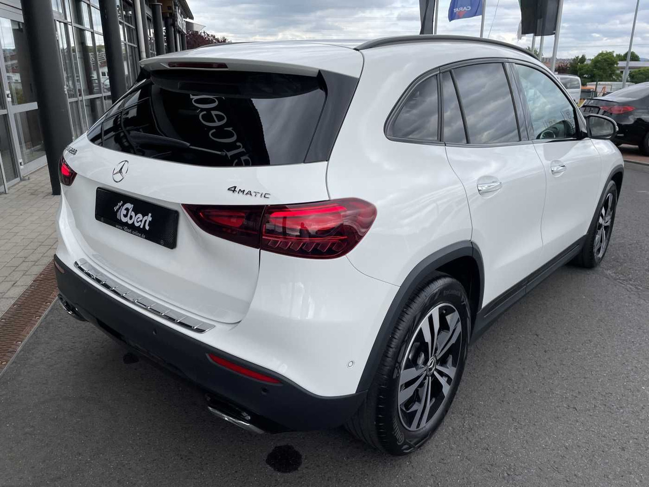 Mercedes-Benz GLA 220 4M 8G Progressive R-Kamera +Distr+Ambien - SUVSUV: slika 4 Mercedes-Benz GLA 220 4M 8G Progressive R-Kamera +Distr+Ambien - SUVSUV: slika 4