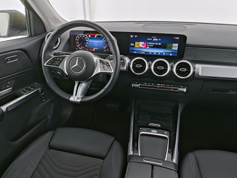Mercedes-Benz GLB 180 7G Progressive AHK+R-Kamera +LED+DAB+IHC - SUVSUV: slika 5 Mercedes-Benz GLB 180 7G Progressive AHK+R-Kamera +LED+DAB+IHC - SUVSUV: slika 5