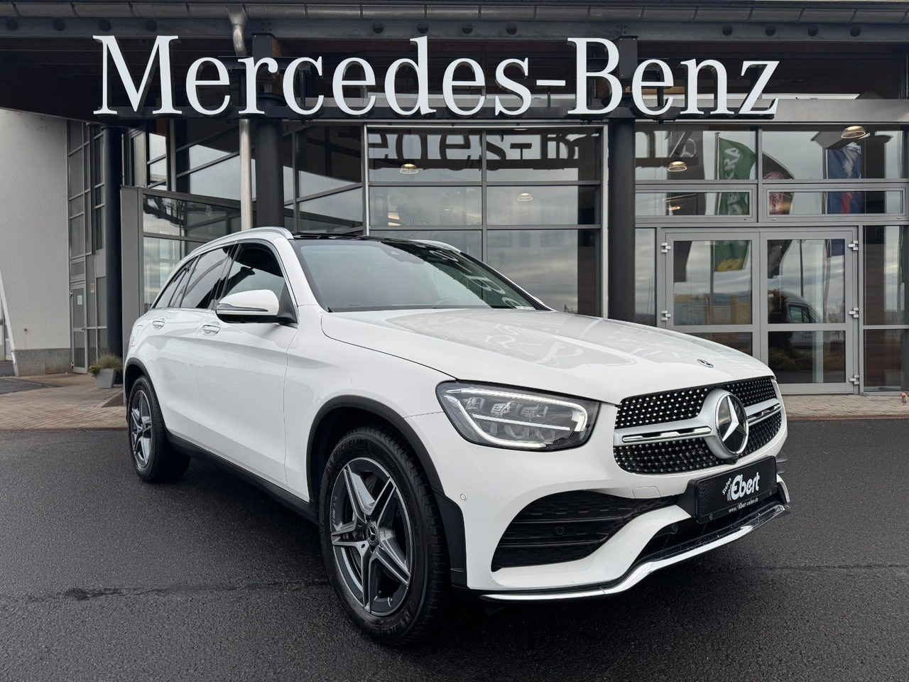 Mercedes-Benz GLC 200 4M AMG+Pano+Distr+StandH+AHK+360+HUD - SUVSUV: slika 2 Mercedes-Benz GLC 200 4M AMG+Pano+Distr+StandH+AHK+360+HUD - SUVSUV: slika 2