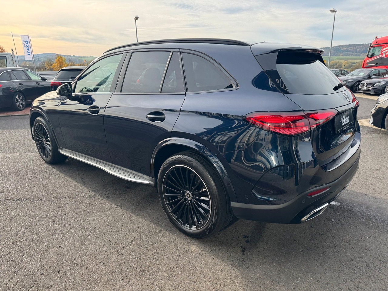 Mercedes-Benz GLC 300 4M+AMG+Pano+Burm+360+Memory - SUVSUV: slika 3 Mercedes-Benz GLC 300 4M+AMG+Pano+Burm+360+Memory - SUVSUV: slika 3