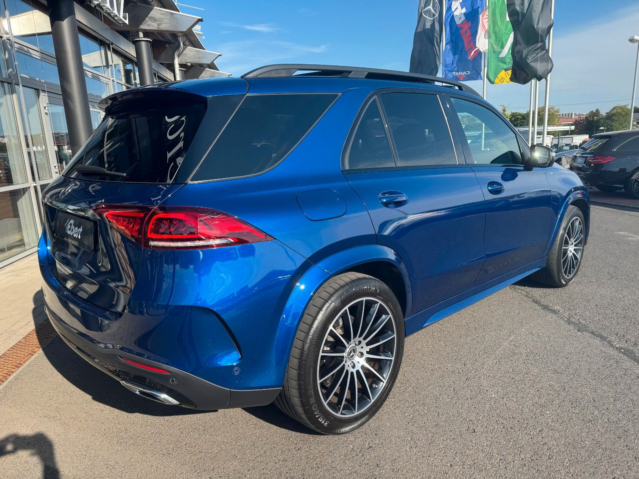 Mercedes-Benz GLE 350d 4M AMG+Pano+Burm+Distr+AHK+360+HUD - SUVSUV: slika 4 Mercedes-Benz GLE 350d 4M AMG+Pano+Burm+Distr+AHK+360+HUD - SUVSUV: slika 4