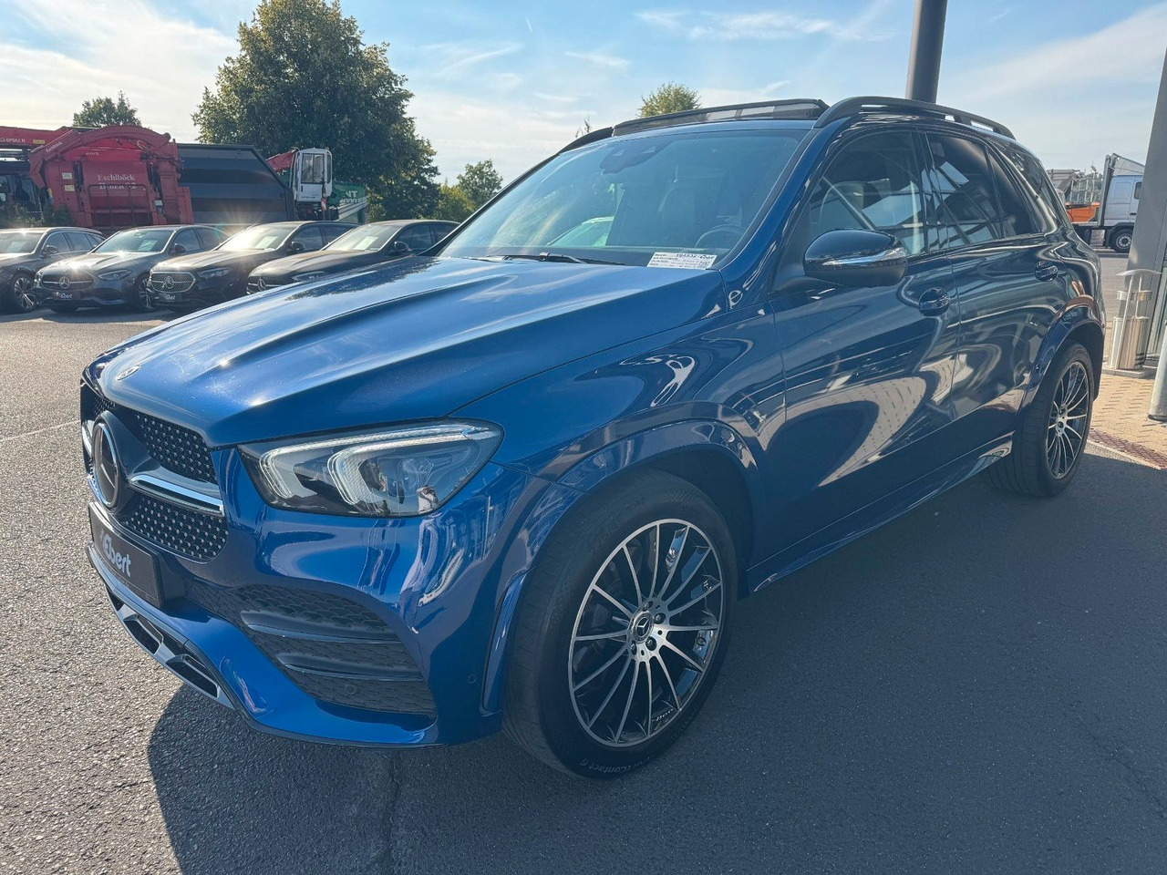 Mercedes-Benz GLE 350d 4M AMG+Pano+Burm+Distr+AHK+360+HUD - SUVSUV: slika 2 Mercedes-Benz GLE 350d 4M AMG+Pano+Burm+Distr+AHK+360+HUD - SUVSUV: slika 2