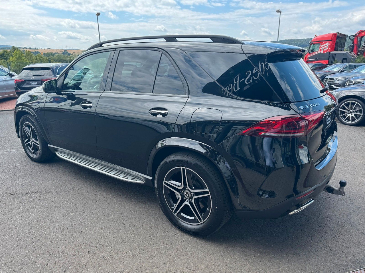 Mercedes-Benz GLE 350de 4M AMG+Pano+AHK+Burm+Distr++HUD+360+ - SUVSUV: slika 3 Mercedes-Benz GLE 350de 4M AMG+Pano+AHK+Burm+Distr++HUD+360+ - SUVSUV: slika 3