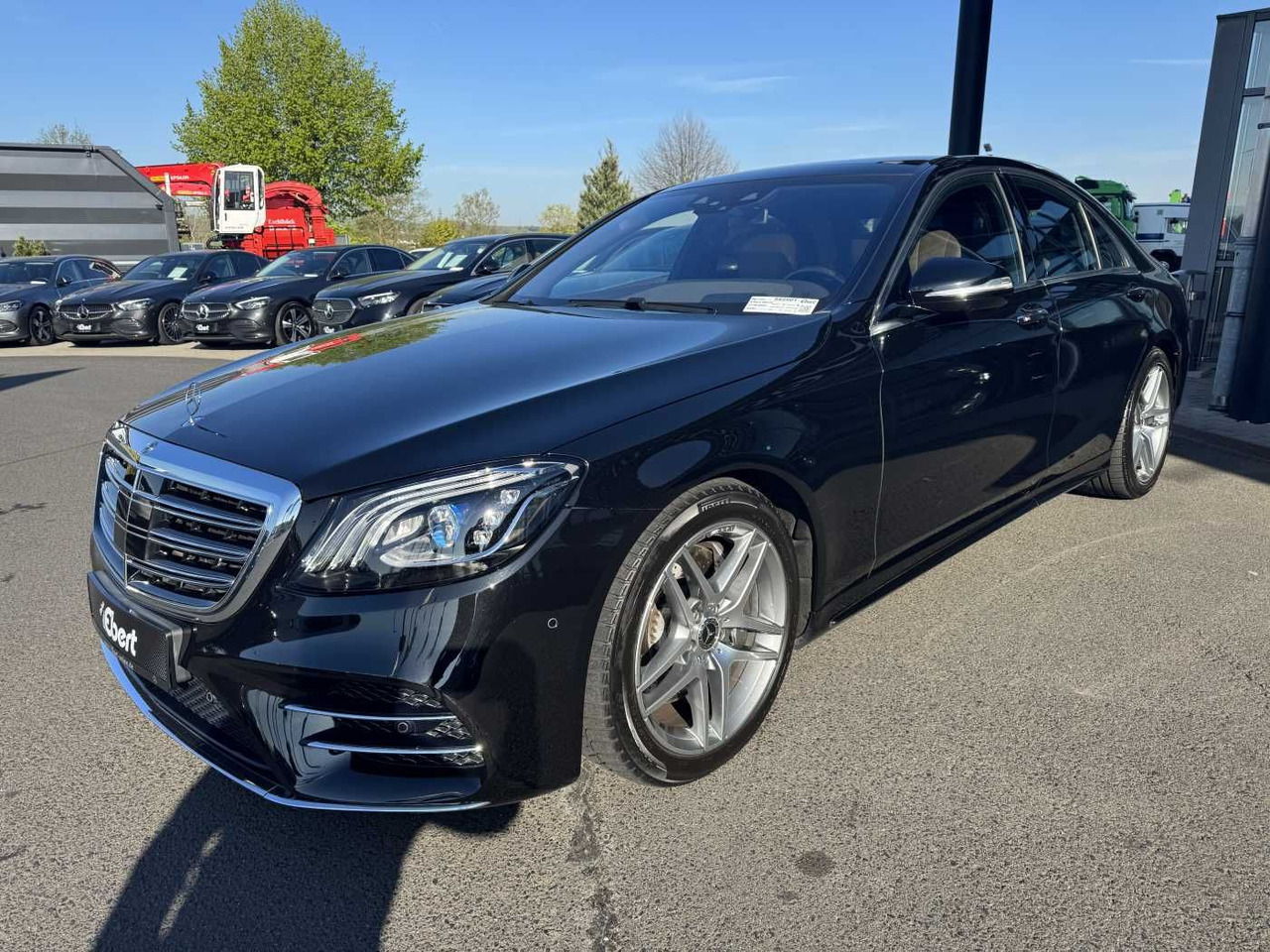 Mercedes-Benz S 400d 4M AMG+Pano+Burm+Distr+Massage+ HUD - Limuzina: slika 2 Mercedes-Benz S 400d 4M AMG+Pano+Burm+Distr+Massage+ HUD - Limuzina: slika 2
