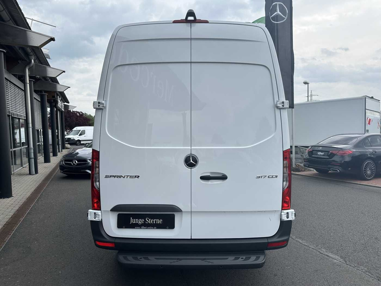 Mercedes-Benz Sprinter 317 CDI 3665 9G Klima 360 MBUX SHZ - Furgon: slika 5 Mercedes-Benz Sprinter 317 CDI 3665 9G Klima 360 MBUX SHZ - Furgon: slika 5