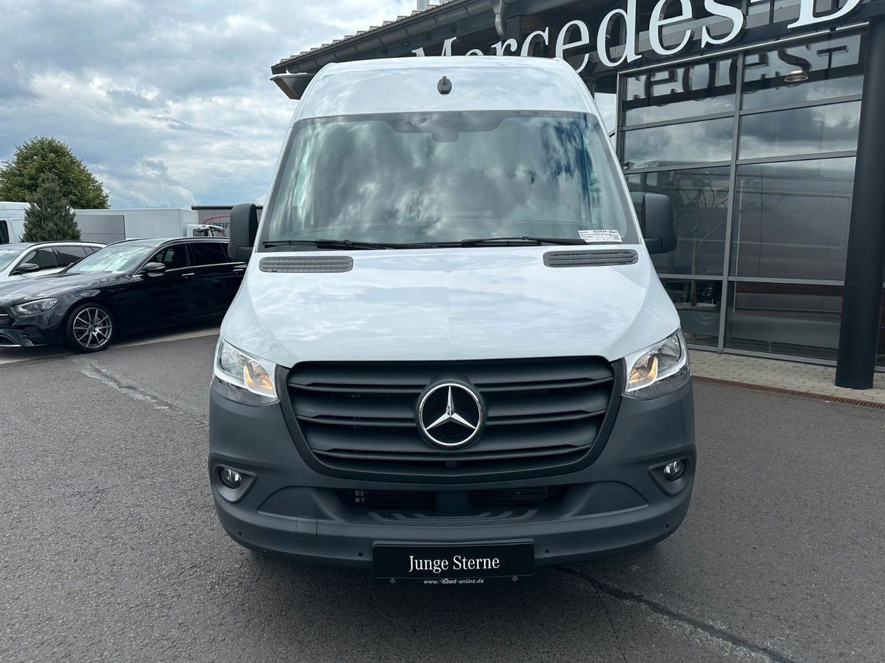 Mercedes-Benz Sprinter 317 CDI 3665 9G Klima 360 SHZ Tempomat - Furgon: slika 2 Mercedes-Benz Sprinter 317 CDI 3665 9G Klima 360 SHZ Tempomat - Furgon: slika 2