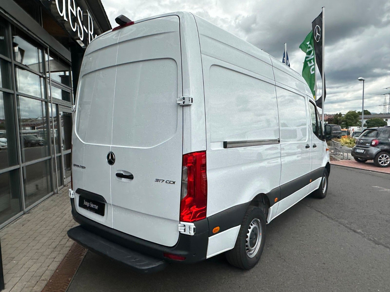 Mercedes-Benz Sprinter 317 CDI 3665 9G Klima 360 SHZ Tempomat - Furgon: slika 4 Mercedes-Benz Sprinter 317 CDI 3665 9G Klima 360 SHZ Tempomat - Furgon: slika 4