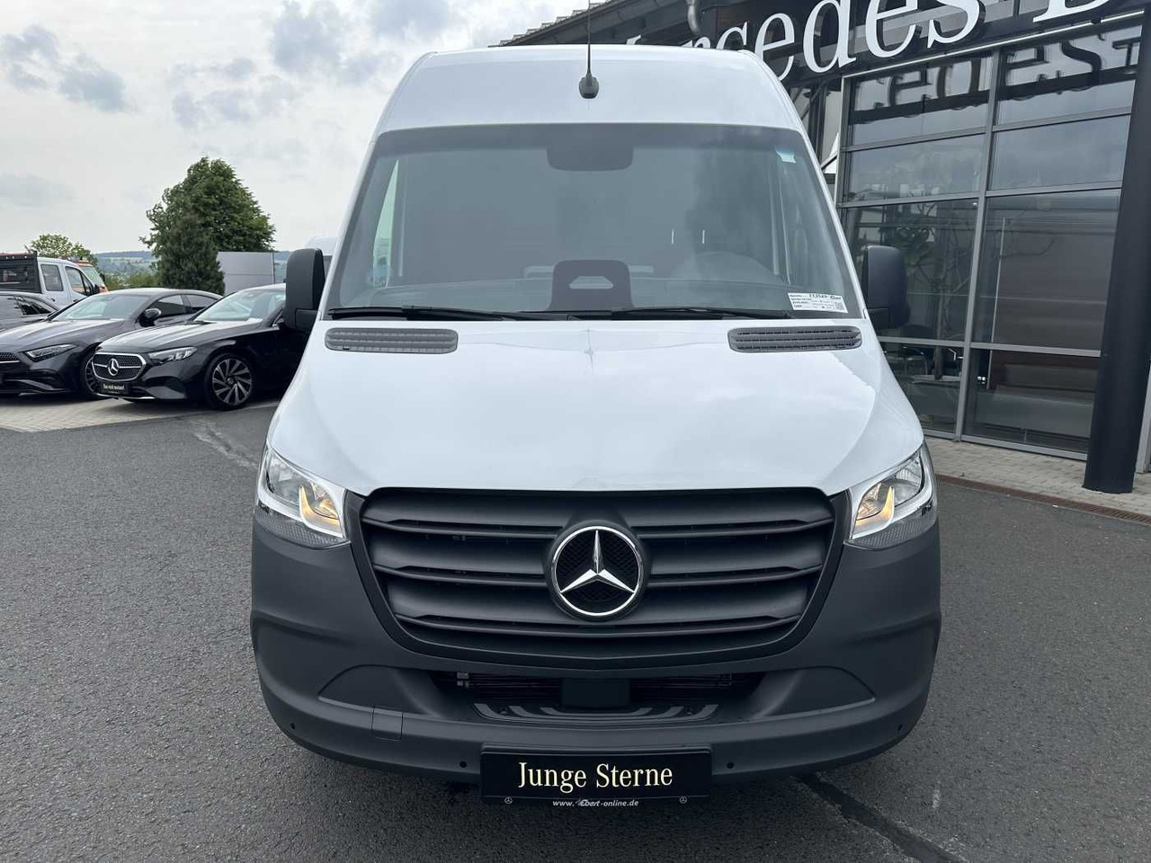 Mercedes-Benz Sprinter 317 CDI 4325 9G AHK Klima Kamera MBUX - Furgon: slika 2 Mercedes-Benz Sprinter 317 CDI 4325 9G AHK Klima Kamera MBUX - Furgon: slika 2
