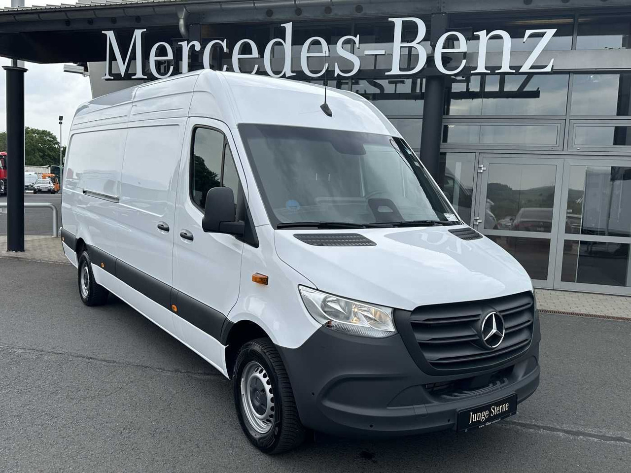 Mercedes-Benz Sprinter 317 CDI 4325 9G AHK Klima Kamera MBUX - Furgon: slika 1 Mercedes-Benz Sprinter 317 CDI 4325 9G AHK Klima Kamera MBUX - Furgon: slika 1