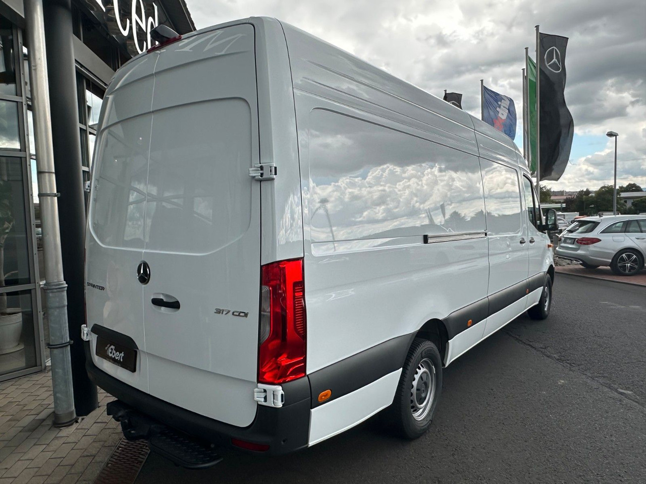 Mercedes-Benz Sprinter 317 CDI 9G 4325 Klima Kamera SHZ AHK - Furgon: slika 4 Mercedes-Benz Sprinter 317 CDI 9G 4325 Klima Kamera SHZ AHK - Furgon: slika 4