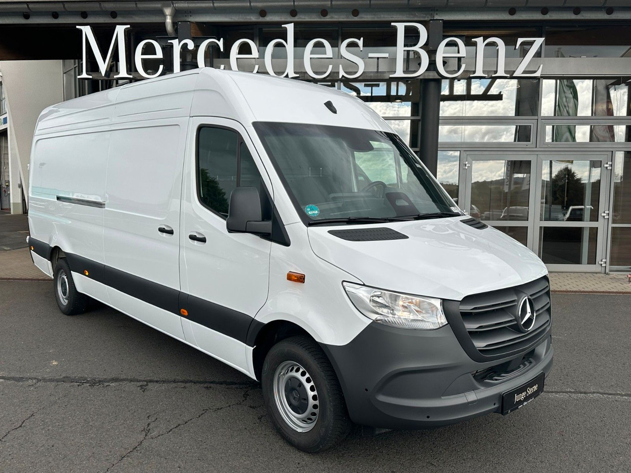Mercedes-Benz Sprinter 317 CDI 9G 4325 Klima Kamera SHZ AHK - Furgon: slika 1 Mercedes-Benz Sprinter 317 CDI 9G 4325 Klima Kamera SHZ AHK - Furgon: slika 1