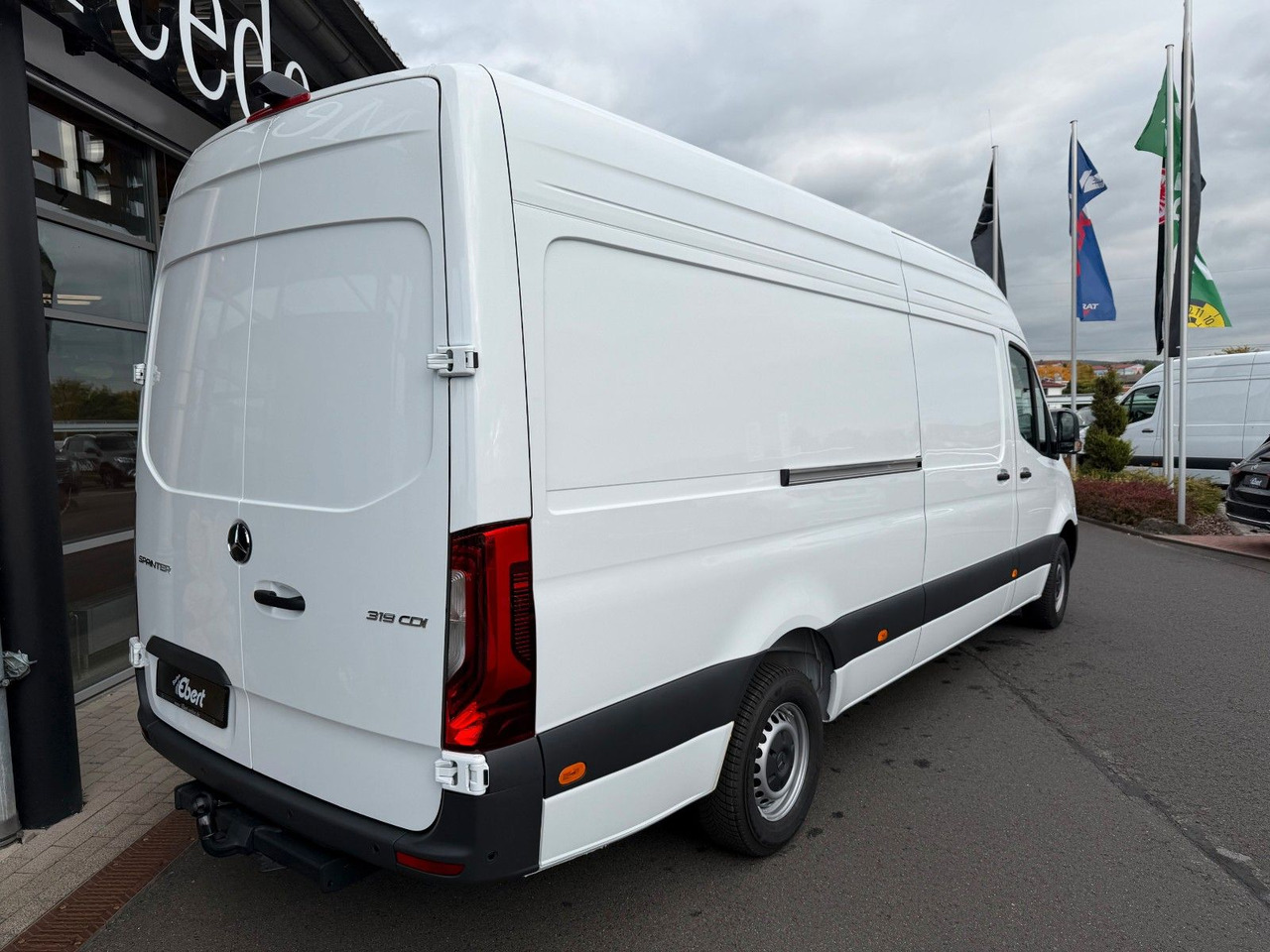Mercedes-Benz Sprinter 319 CDI 4325 DISTRONIC Klima AHK - Furgon: slika 4 Mercedes-Benz Sprinter 319 CDI 4325 DISTRONIC Klima AHK - Furgon: slika 4