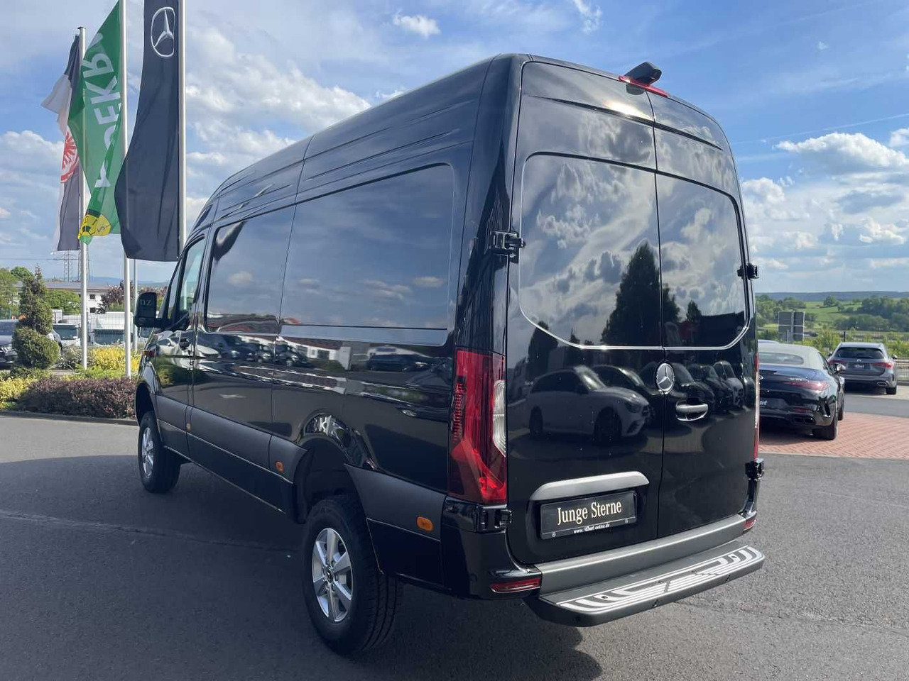 Mercedes-Benz Sprinter 319 CDI 4x4 3665 Klima Kamera MBUX LED - Furgon: slika 3 Mercedes-Benz Sprinter 319 CDI 4x4 3665 Klima Kamera MBUX LED - Furgon: slika 3