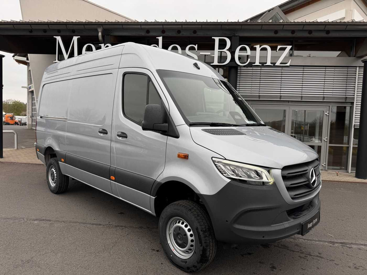 Mercedes-Benz Sprinter 319 CDI 4x4 3665 Klima Standheiz AHK - Furgon: slika 1 Mercedes-Benz Sprinter 319 CDI 4x4 3665 Klima Standheiz AHK - Furgon: slika 1