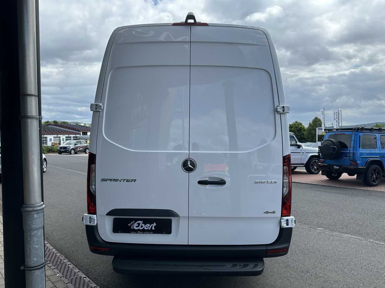 Mercedes-Benz Sprinter 319 CDI 4x4 4325 Kamera LED SHZ MBUX - Furgon: slika 5 Mercedes-Benz Sprinter 319 CDI 4x4 4325 Kamera LED SHZ MBUX - Furgon: slika 5