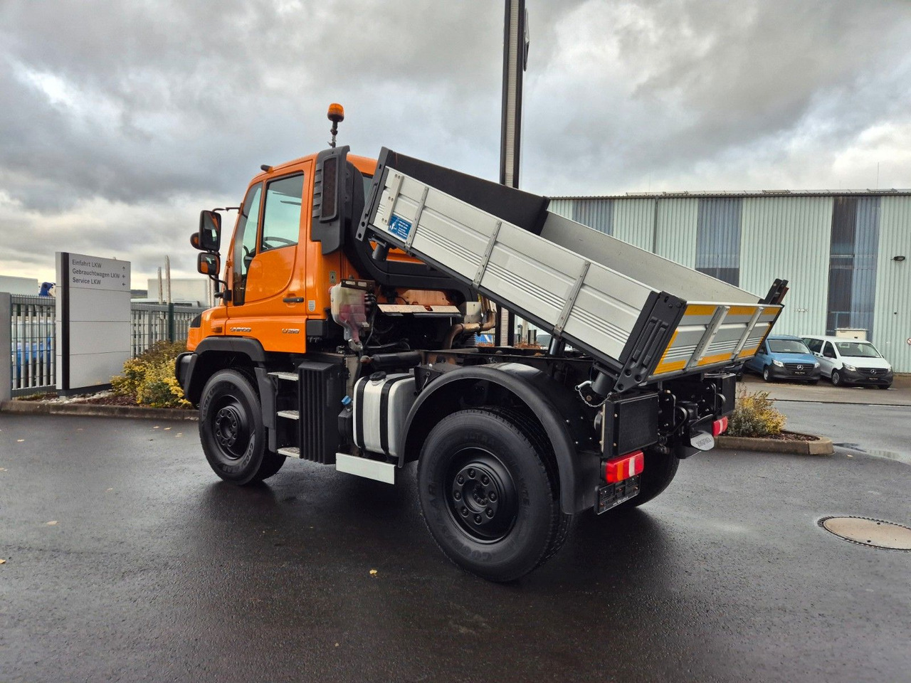 Mercedes-Benz U 218 4x4 Winterdienst, Hydrostat, Zapfwelle - Istovarivač: slika 3 Mercedes-Benz U 218 4x4 Winterdienst, Hydrostat, Zapfwelle - Istovarivač: slika 3