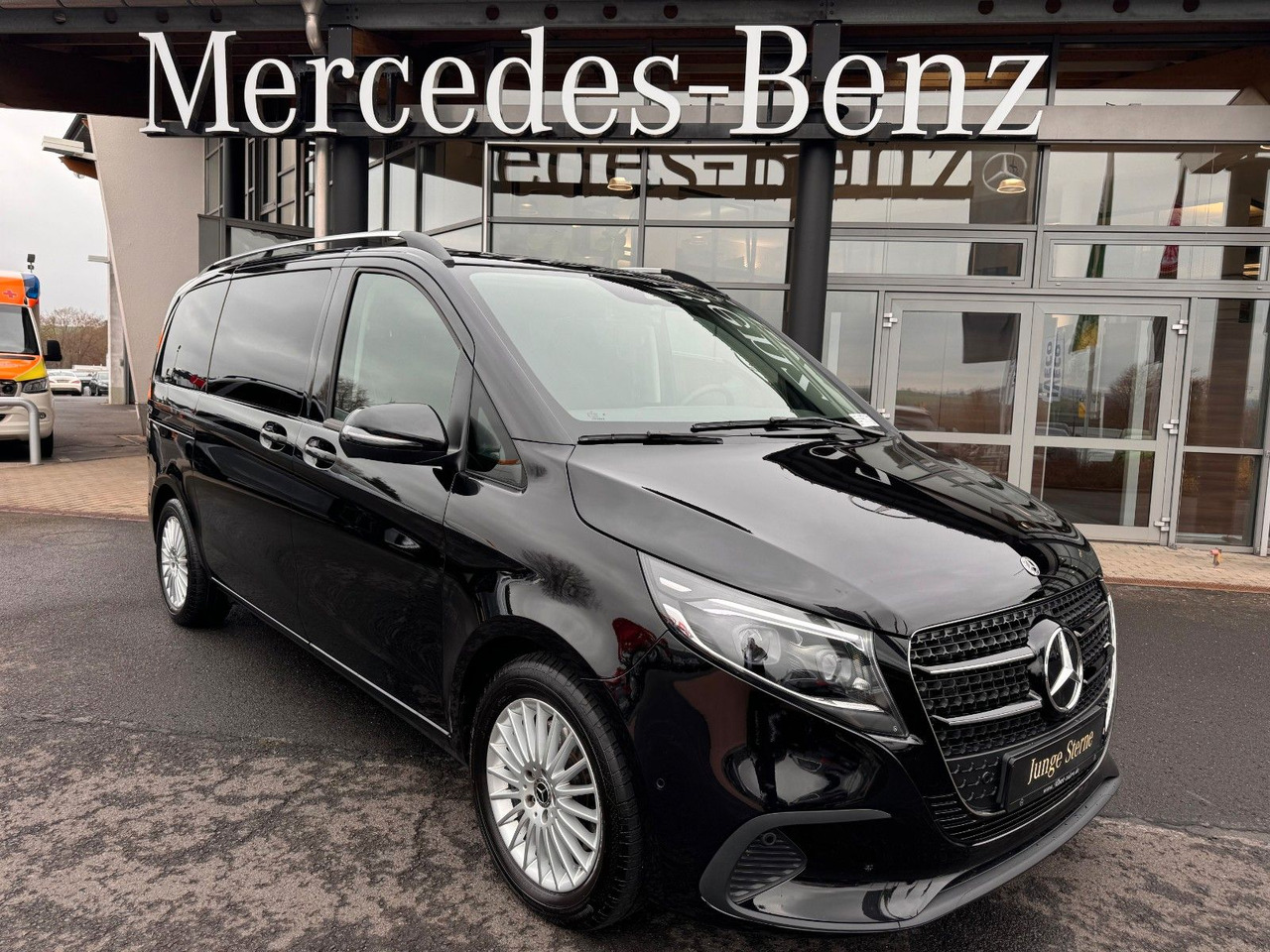 Mercedes-Benz V 220 d STYLE K Liege-Paket AHK2,5 DISTRONIC - Putnički kombi: slika 1 Mercedes-Benz V 220 d STYLE K Liege-Paket AHK2,5 DISTRONIC - Putnički kombi: slika 1