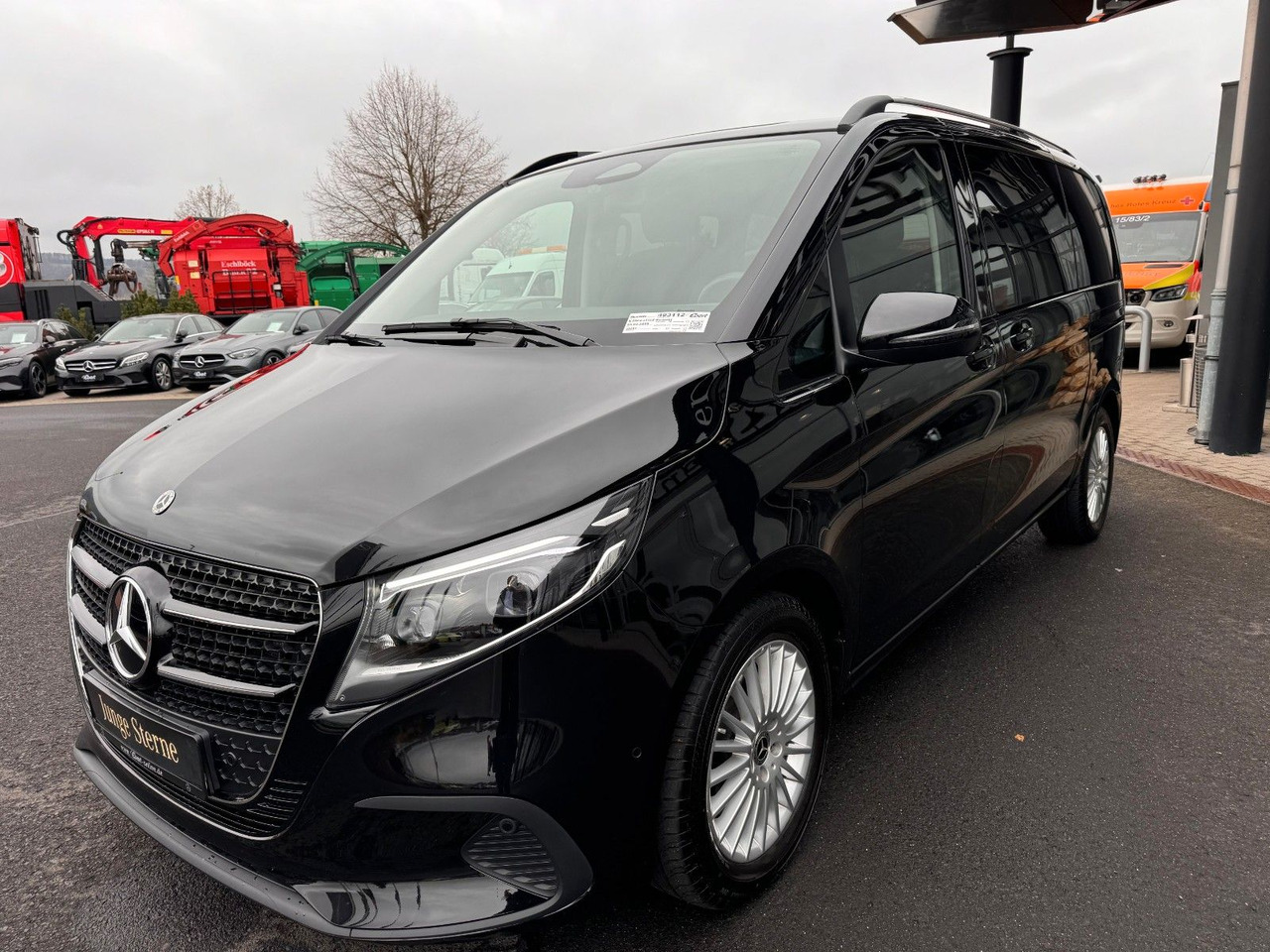 Mercedes-Benz V 220 d STYLE K Liege-Paket AHK2,5 DISTRONIC - Putnički kombi: slika 3 Mercedes-Benz V 220 d STYLE K Liege-Paket AHK2,5 DISTRONIC - Putnički kombi: slika 3