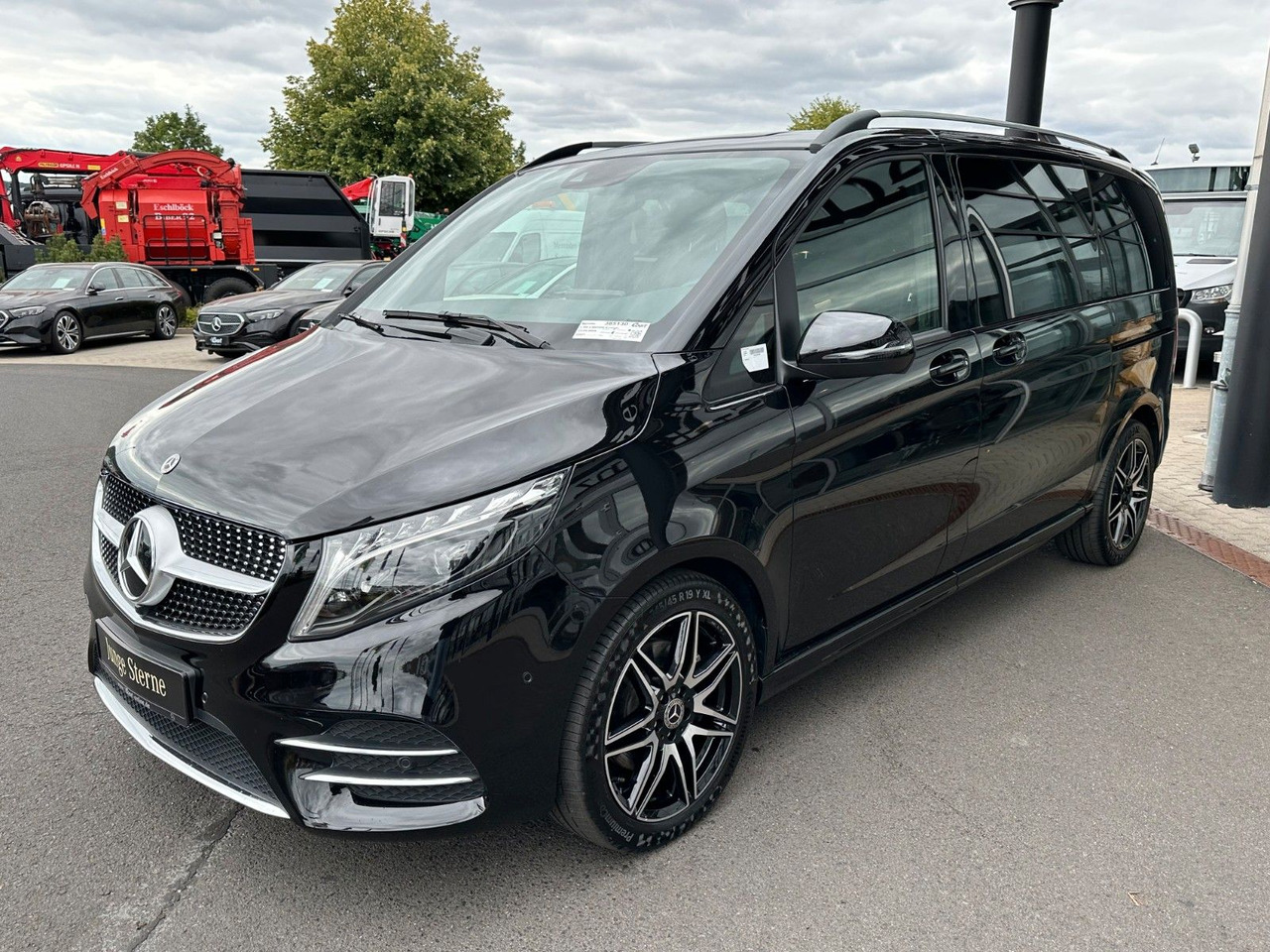 Mercedes-Benz V 250 d EDITION AMG Kompakt ILS elektr Türen - Karavan: slika 3 Mercedes-Benz V 250 d EDITION AMG Kompakt ILS elektr Türen - Karavan: slika 3