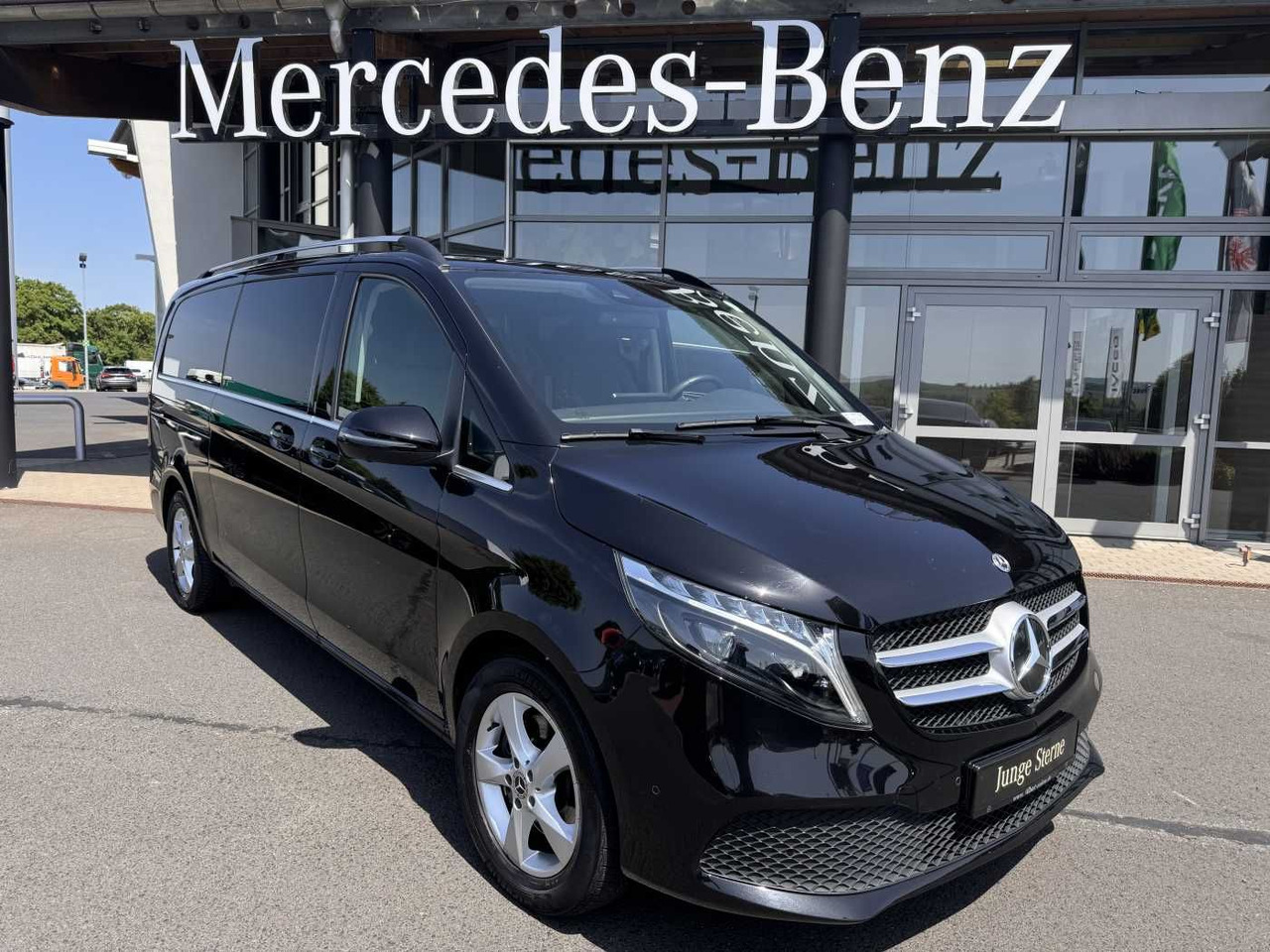 Mercedes-Benz V 300 d 4MATIC AVA 3430 AHK2,5 DISTRONIC 360 - Automobil: slika 1 Mercedes-Benz V 300 d 4MATIC AVA 3430 AHK2,5 DISTRONIC 360 - Automobil: slika 1