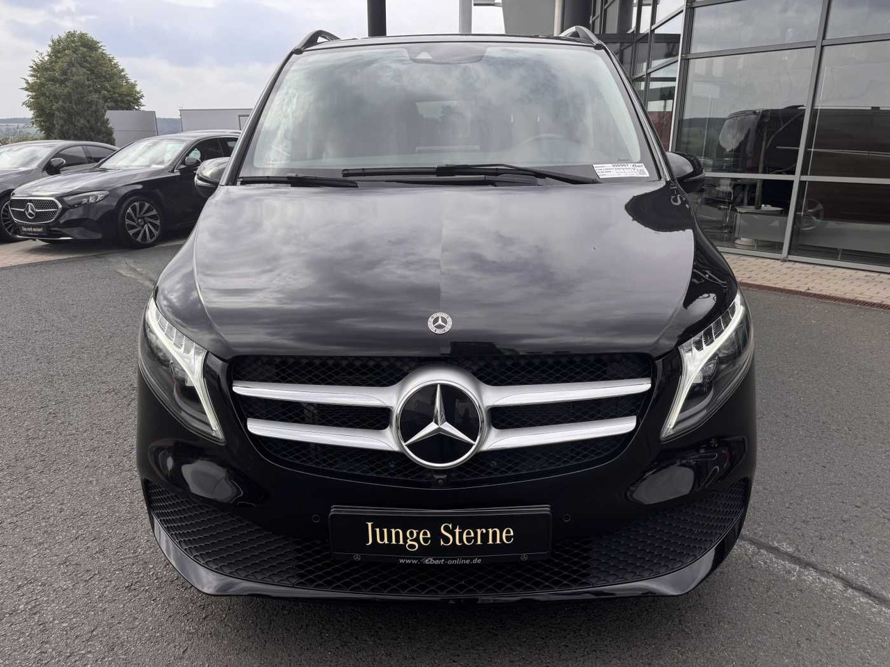 Mercedes-Benz V 300 d 4MATIC AVA 3430 AHK2,5 DISTRONIC 360 - Automobil: slika 2 Mercedes-Benz V 300 d 4MATIC AVA 3430 AHK2,5 DISTRONIC 360 - Automobil: slika 2