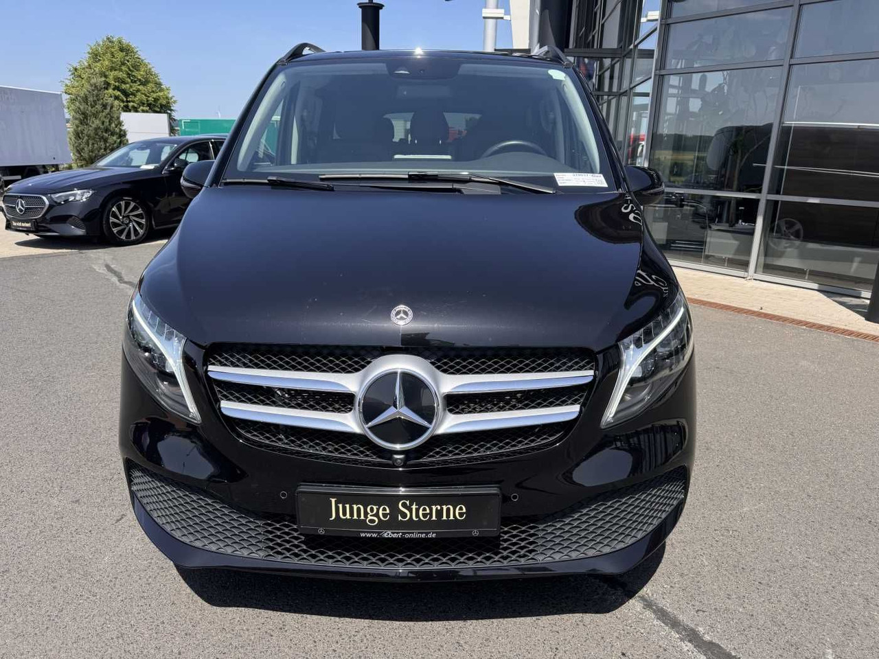 Mercedes-Benz V 300 d 4MATIC AVA 3430 AHK2,5 DISTRONIC 360 - Automobil: slika 2 Mercedes-Benz V 300 d 4MATIC AVA 3430 AHK2,5 DISTRONIC 360 - Automobil: slika 2