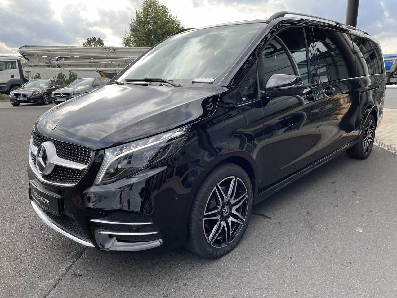 Mercedes-Benz V 300 d AVA 4MATIC AMG Kühlschrank AIRMATIC - Karavan: slika 2 Mercedes-Benz V 300 d AVA 4MATIC AMG Kühlschrank AIRMATIC - Karavan: slika 2