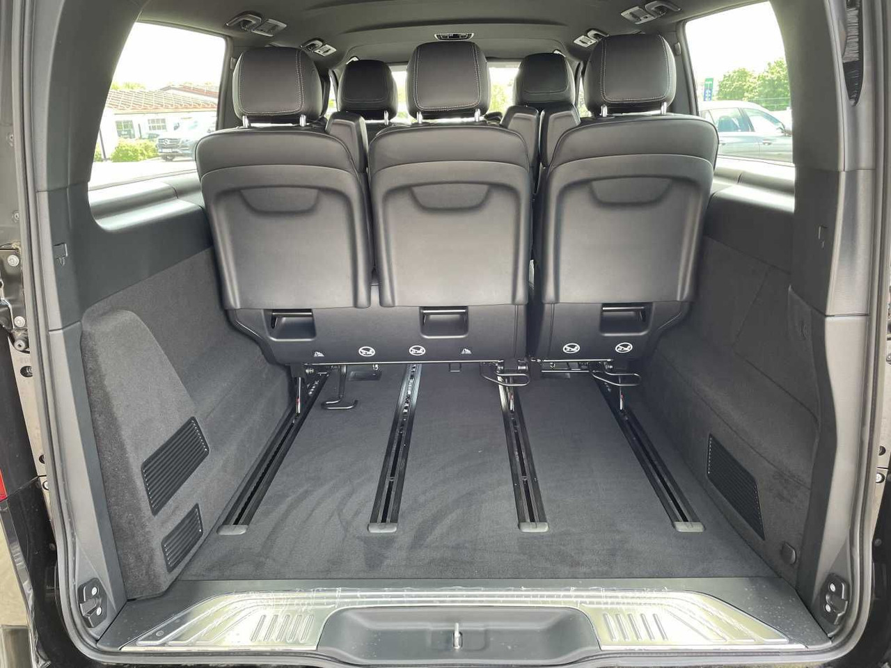 Mercedes-Benz V 300 d AVA 4MATIC AMG Kühlschrank AIRMATIC - Karavan: slika 5 Mercedes-Benz V 300 d AVA 4MATIC AMG Kühlschrank AIRMATIC - Karavan: slika 5