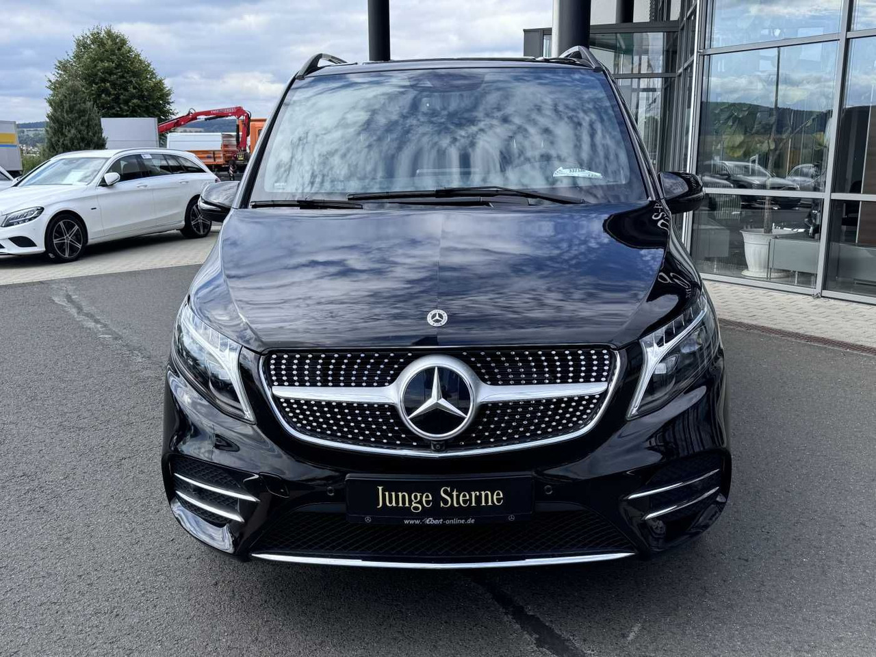 Mercedes-Benz V 300 d AVA AMG 4MATIC AIRMATIC Sitzklima el Tür - Putnički kombi: slika 2 Mercedes-Benz V 300 d AVA AMG 4MATIC AIRMATIC Sitzklima el Tür - Putnički kombi: slika 2