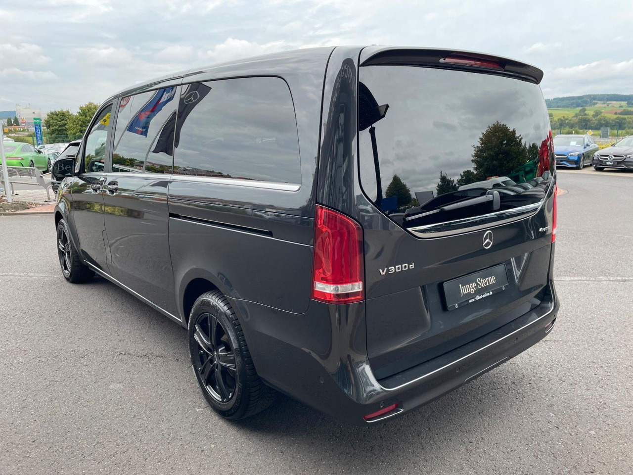 Mercedes-Benz V 300 d AVA ED 4MATIC Sitzklima Burmester 6Sitze - Karavan: slika 3 Mercedes-Benz V 300 d AVA ED 4MATIC Sitzklima Burmester 6Sitze - Karavan: slika 3
