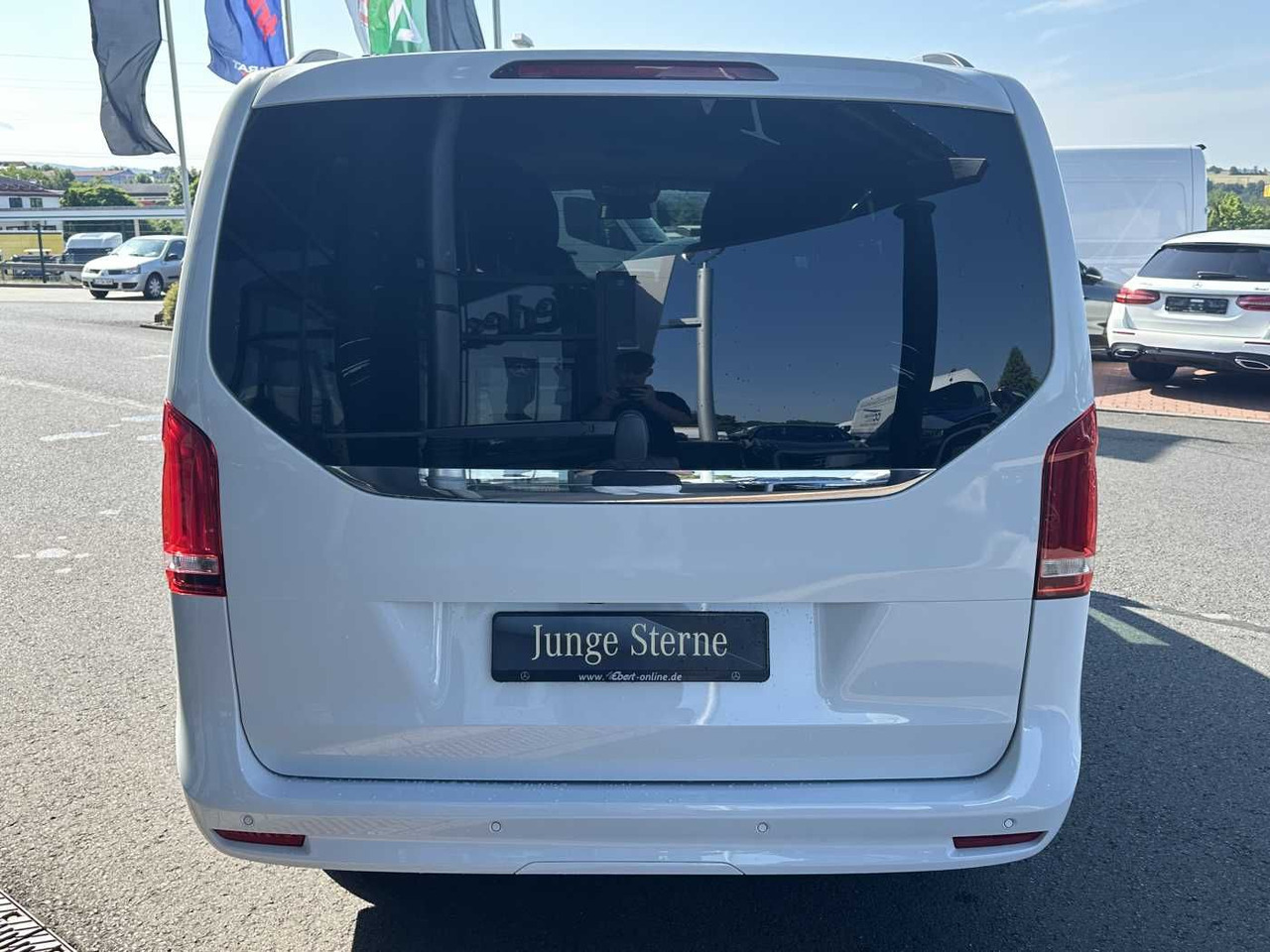 Mercedes-Benz V 300 d AVA ED 6Sitze Burmester 360Kamera el Tür - Putnički kombi: slika 5 Mercedes-Benz V 300 d AVA ED 6Sitze Burmester 360Kamera el Tür - Putnički kombi: slika 5