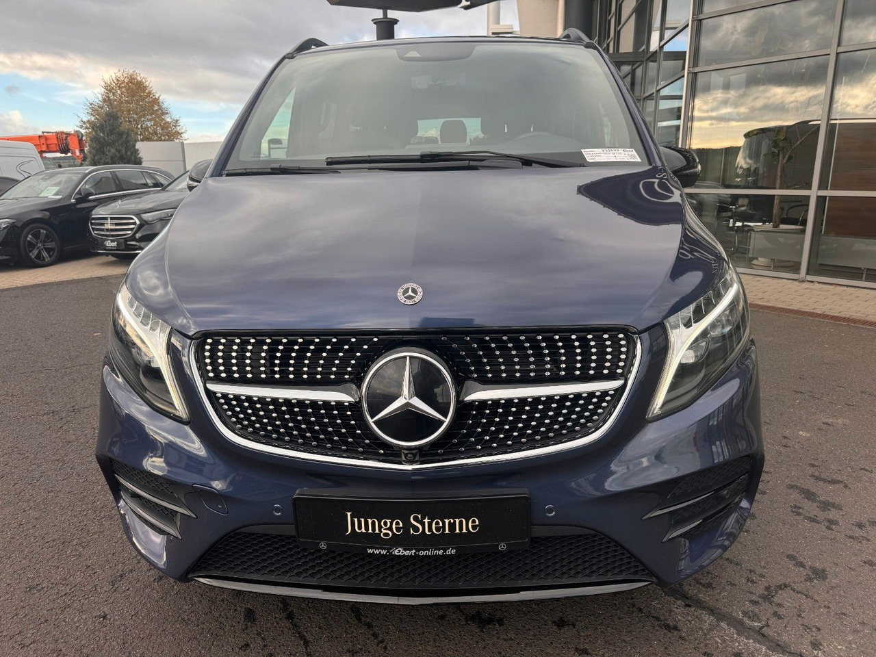 Mercedes-Benz V 300 d AVA ED AMG AHK2,5to DISTRONIC - Karavan: slika 2 Mercedes-Benz V 300 d AVA ED AMG AHK2,5to DISTRONIC - Karavan: slika 2