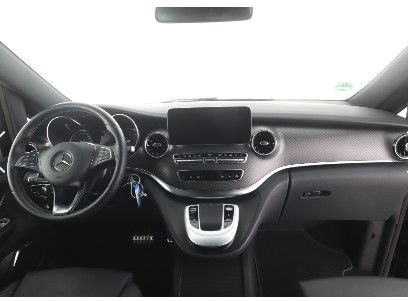 Mercedes-Benz V 300 d AVA ED AMG AIRMATIC Tisch AHK2,5to Stdh - Putnički kombi: slika 4 Mercedes-Benz V 300 d AVA ED AMG AIRMATIC Tisch AHK2,5to Stdh - Putnički kombi: slika 4