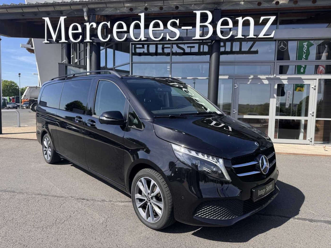 Mercedes-Benz V 300 d AVA Extralang AIRMATIC Standheiz 360Kam - Automobil: slika 1 Mercedes-Benz V 300 d AVA Extralang AIRMATIC Standheiz 360Kam - Automobil: slika 1