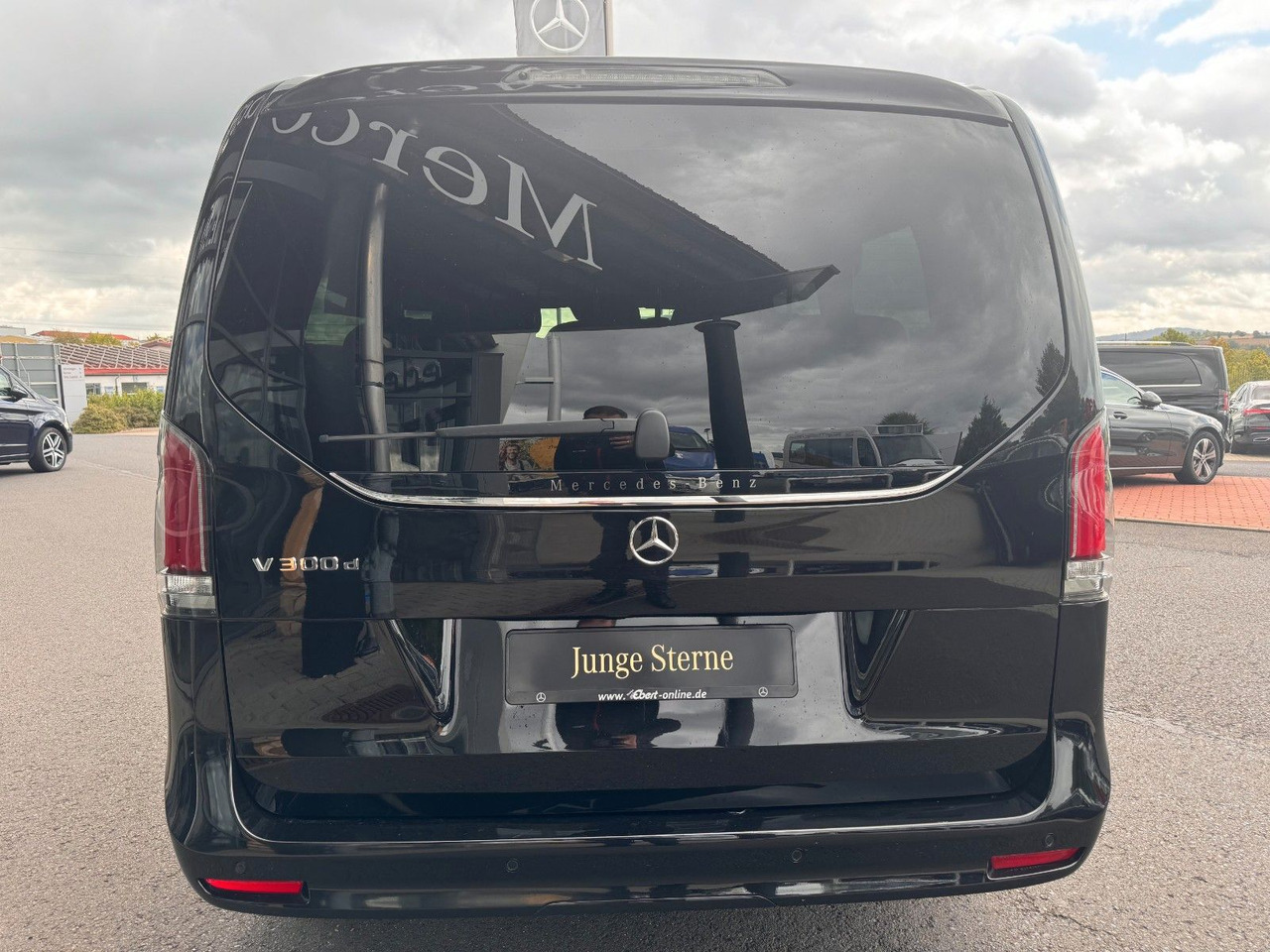 Mercedes-Benz V 300 d AVANTGARDE Extralang 360Kamera Standheiz - Karavan: slika 5 Mercedes-Benz V 300 d AVANTGARDE Extralang 360Kamera Standheiz - Karavan: slika 5