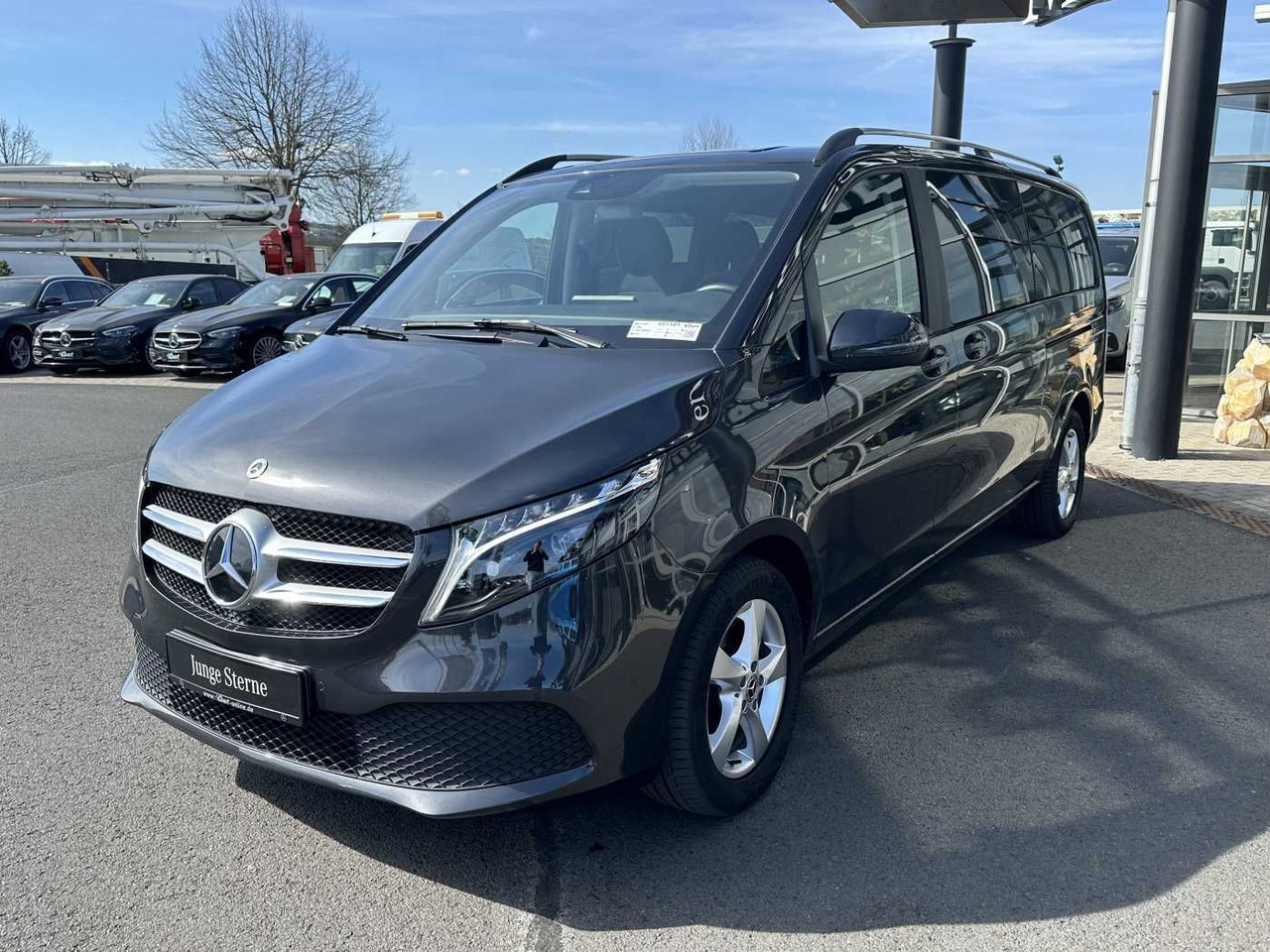Mercedes-Benz V 300 d EDITION 4MATIC DISTRONIC AHK LED Kamera - Automobil: slika 3 Mercedes-Benz V 300 d EDITION 4MATIC DISTRONIC AHK LED Kamera - Automobil: slika 3