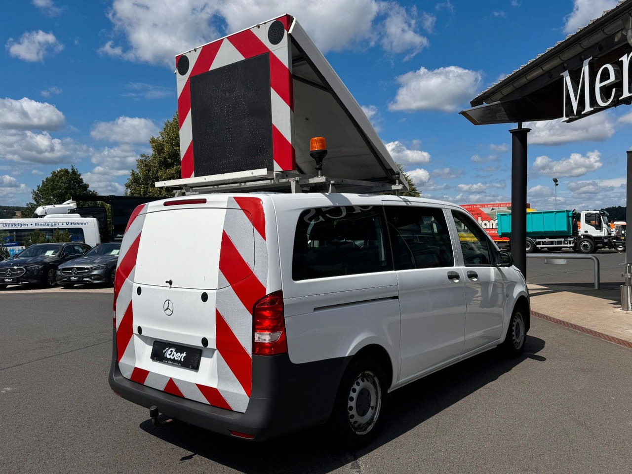 Mercedes-Benz Vito 111 CDI Tourer Begleitfahrzeug BF3+ / WVZ - Furgon: slika 5 Mercedes-Benz Vito 111 CDI Tourer Begleitfahrzeug BF3+ / WVZ - Furgon: slika 5