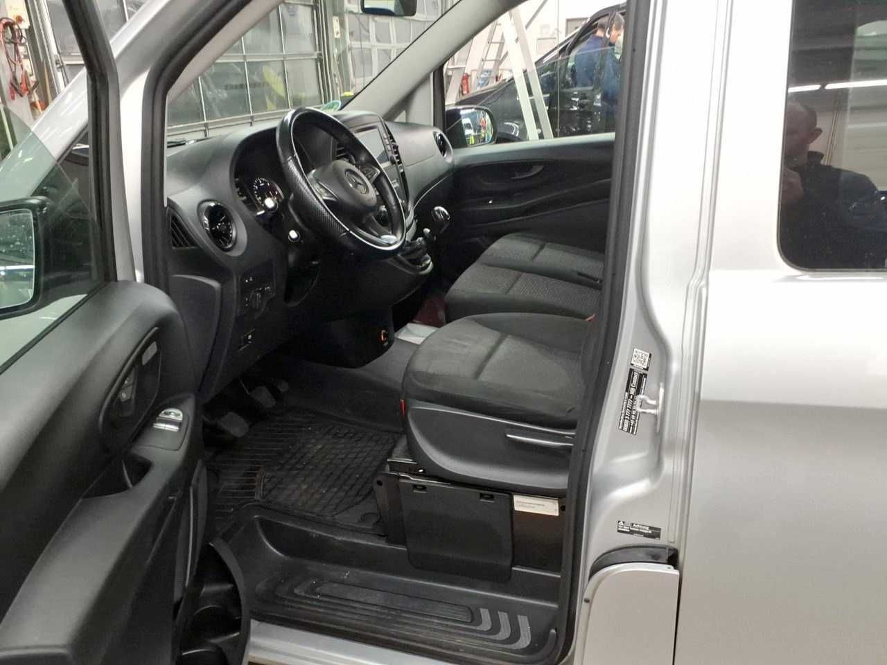 Mercedes-Benz Vito 114 CDI Mixto Regal AHK Klima PARKTRONIC - Mali kombi: slika 4 Mercedes-Benz Vito 114 CDI Mixto Regal AHK Klima PARKTRONIC - Mali kombi: slika 4