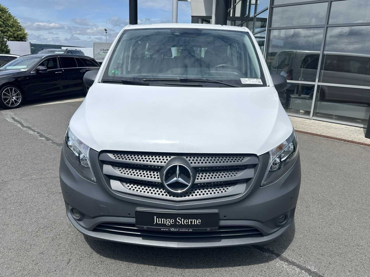Mercedes-Benz Vito 114 CDI Tourer 9G Klima Audio40 Extralang - Putnički kombi: slika 2 Mercedes-Benz Vito 114 CDI Tourer 9G Klima Audio40 Extralang - Putnički kombi: slika 2