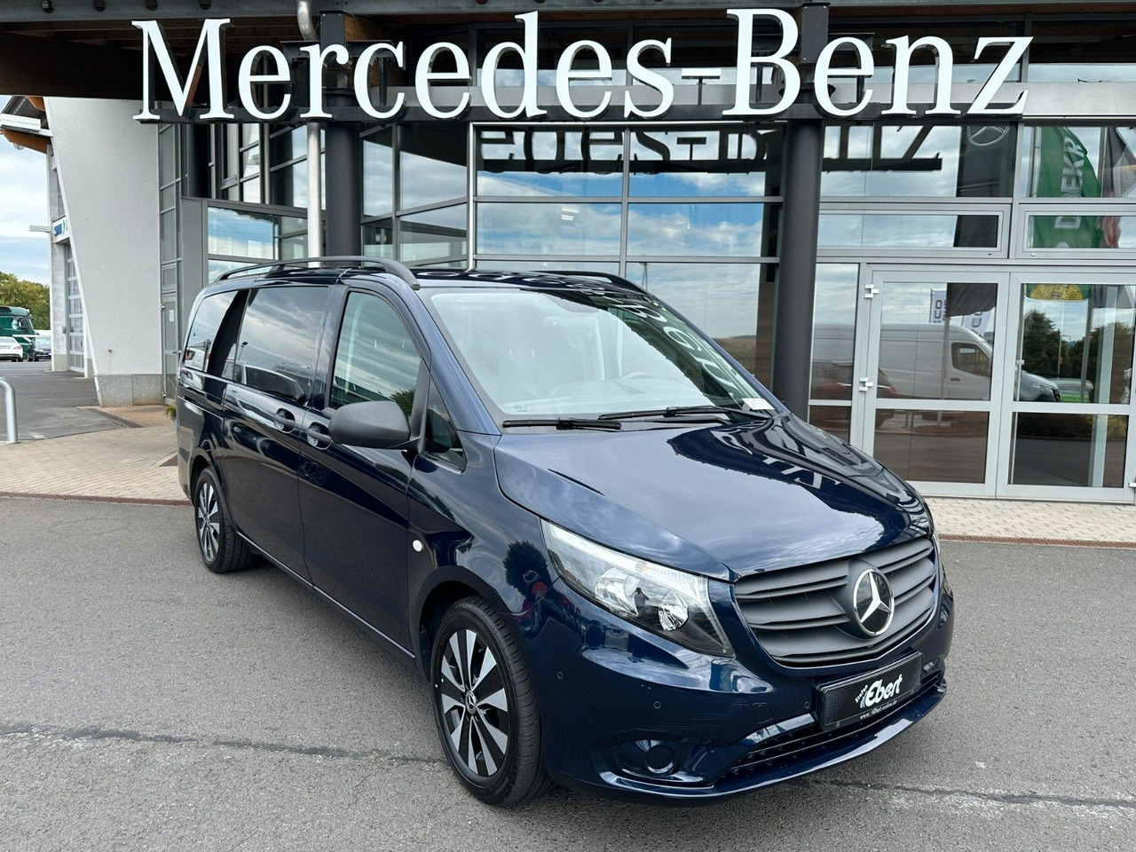 Mercedes-Benz Vito 116 CDI Tourer Pro Liege-Paket Panoramadach - Karavan: slika 1 Mercedes-Benz Vito 116 CDI Tourer Pro Liege-Paket Panoramadach - Karavan: slika 1