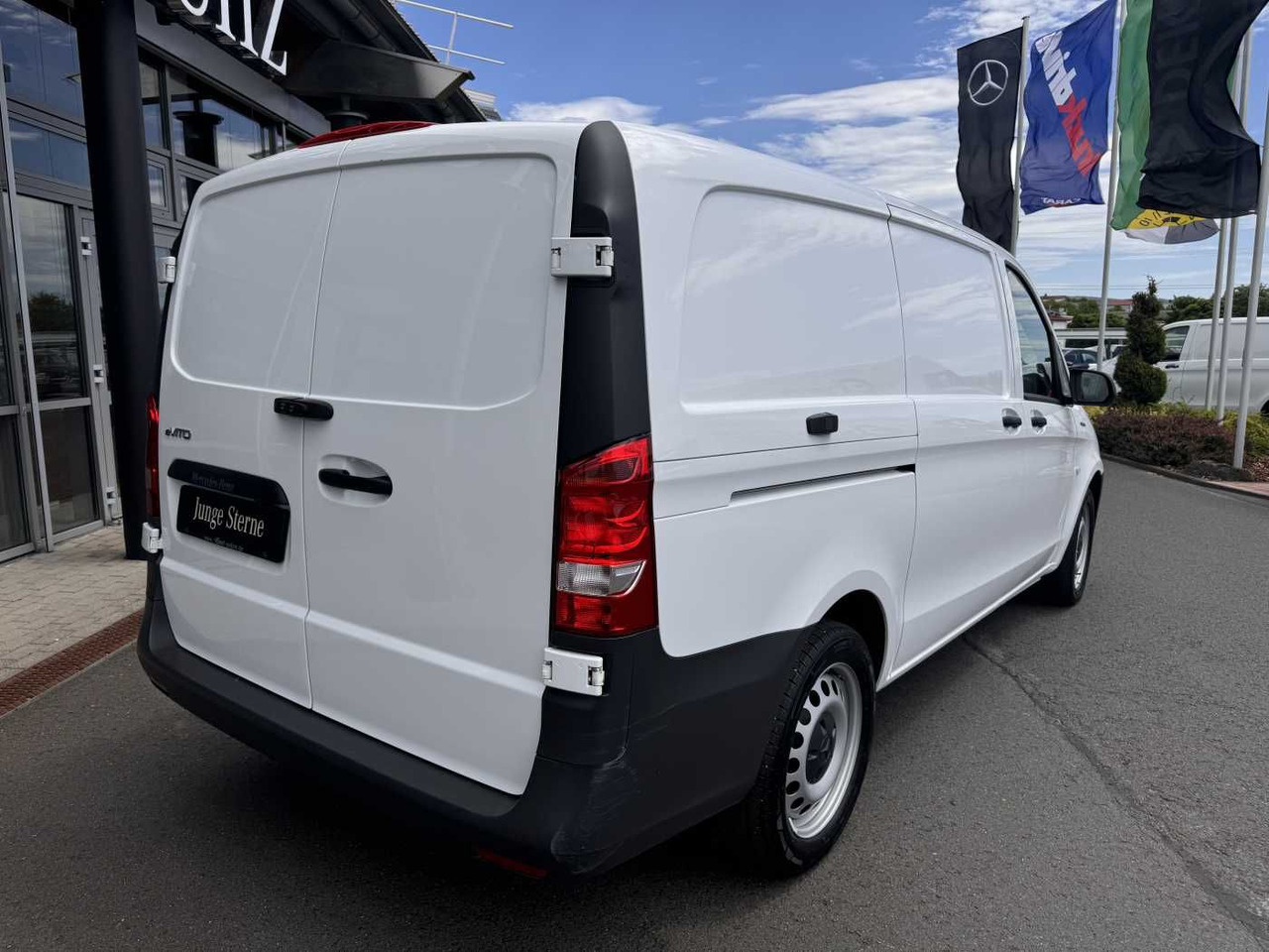 Mercedes-Benz eVito 112 Klima Kamera Navi SHZ Tempomat - Mali kombi, Električno dostavno vozilo: slika 4 Mercedes-Benz eVito 112 Klima Kamera Navi SHZ Tempomat - Mali kombi, Električno dostavno vozilo: slika 4
