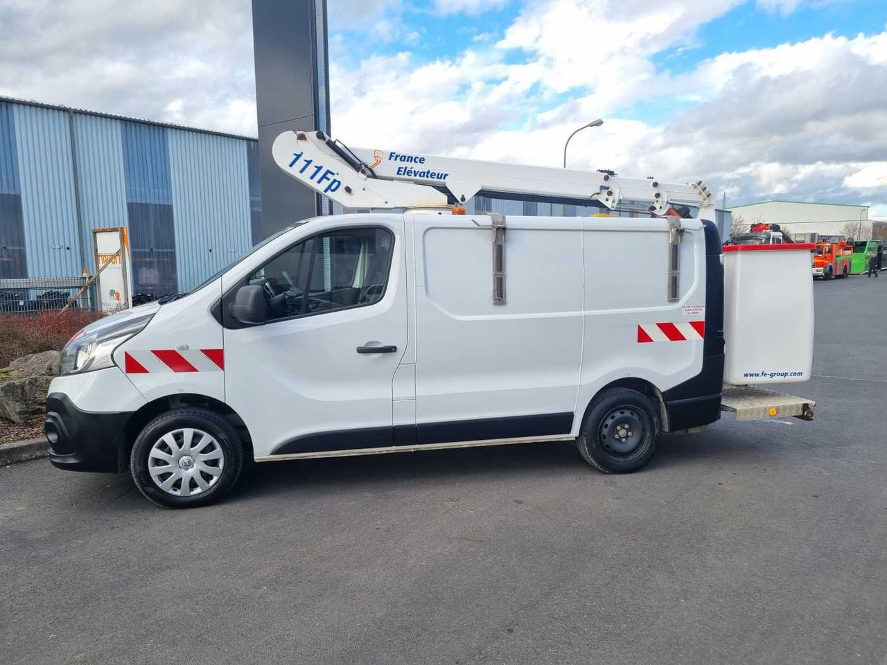 Renault Trafic dCi 120 L1H1 / France Elavateur 10,6m - Vazdušna platforma montirana na kamion: slika 4 Renault Trafic dCi 120 L1H1 / France Elavateur 10,6m - Vazdušna platforma montirana na kamion: slika 4